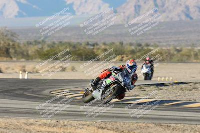 media/Dec-07-2025-CVMA (Sun) [[3e7d2de5dc]]/Race 18-Formula Twins-Formula 40 UL/